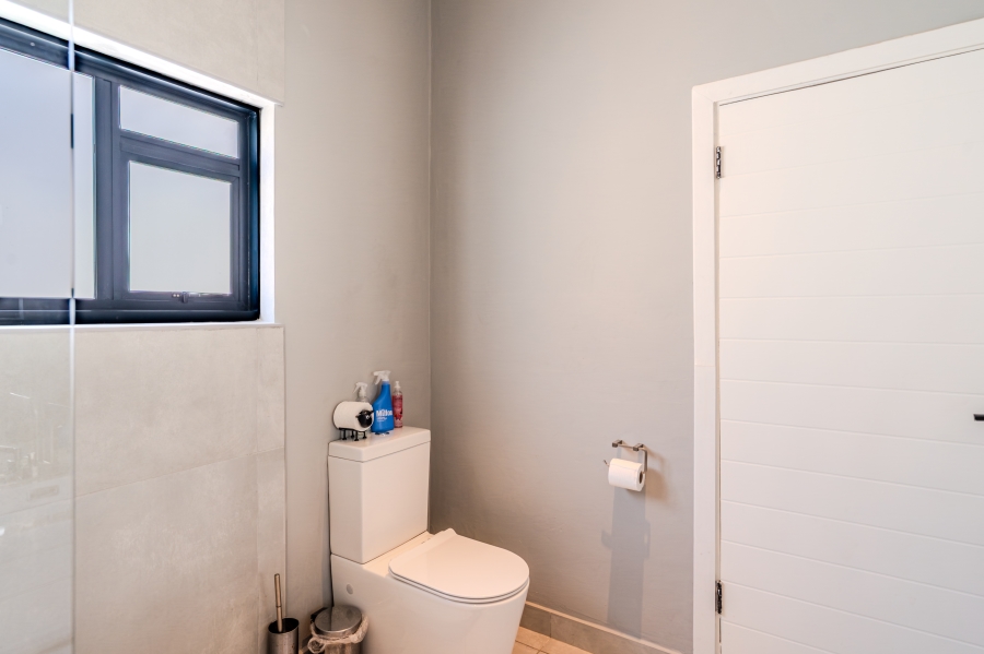 4 Bedroom Property for Sale in Fresnaye Western Cape